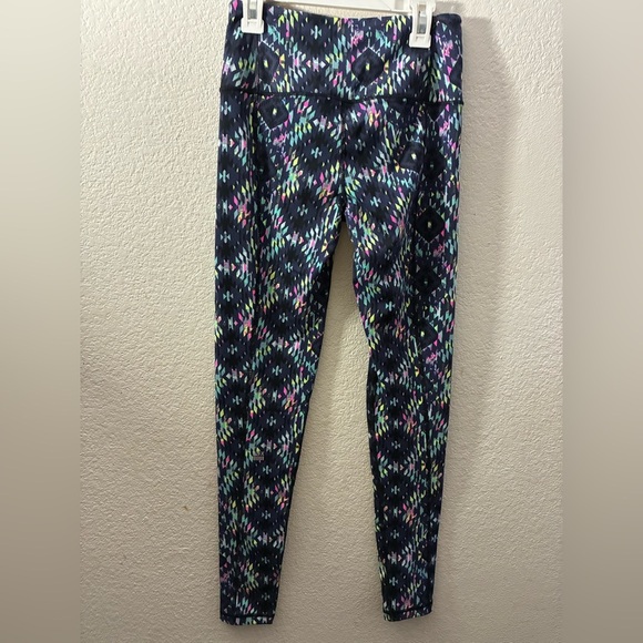 Victoria's Secret Multicolor Tribal Aztec Print
Knockout Tight Leggings XS - Picture 3 of 14